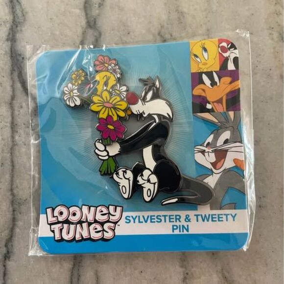 New Warner Bros. Looney Tunes Sylvester And Tweety Bird Pin - Picture 1 of 4